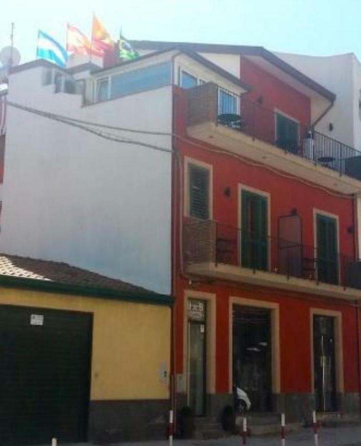 Bed & Breakfast Dietro Le Mura Aci Castello Zewnętrze zdjęcie